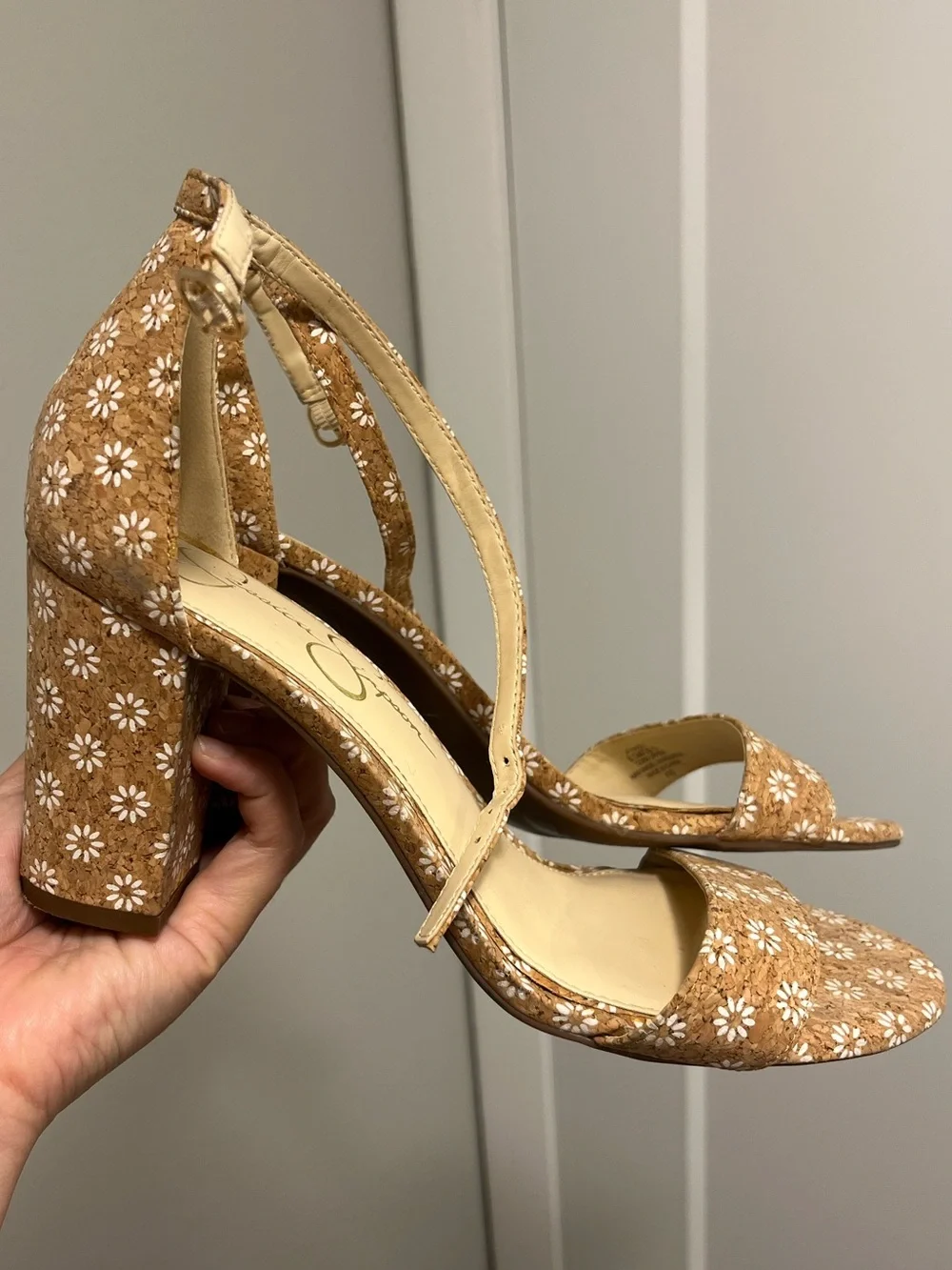 Jessica Simpson elegant beige